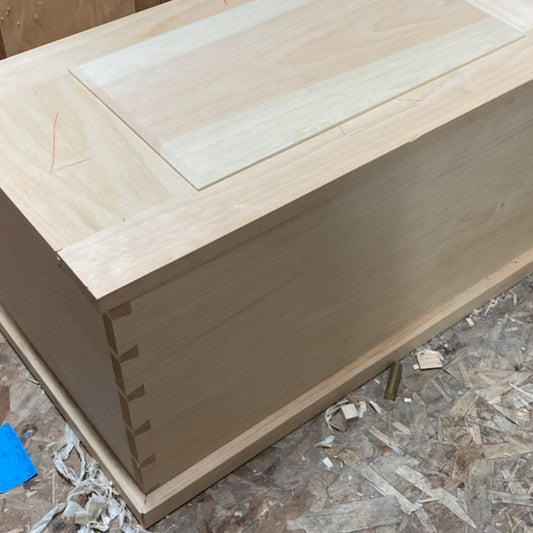 Fine Woodworking: Custom Lidded Chest